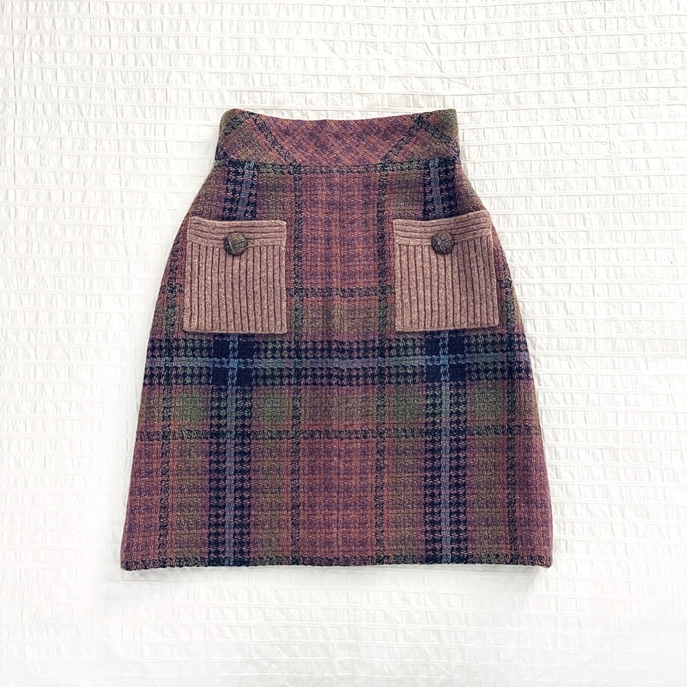 Chanel skirt, 100% wool